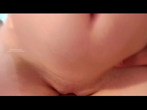❤️ 睡在姐姐的房间里,就这样被吵醒了 at us️❤